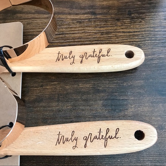 Rae Dunn Spatula and Cutter Set - Picture 4 of 5